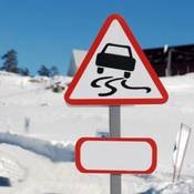 Panneau de signalisation pour route glissante