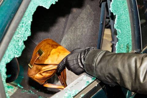 Voiture faisant l’objet d’un vol par effraction
